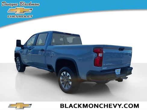 Used 2025 Chevrolet Silverado 2500 Custom w/ Z71 Off-Road Package AWD/4WD image 5