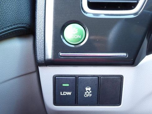 Used 2013 Honda Civic Hybrid Sedan image 64