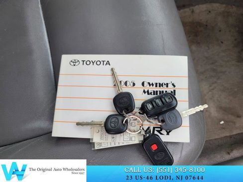 Used 2005 Toyota Camry LE image 21