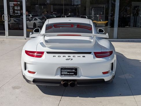Certified 2015 Porsche 911 GT3 image 10