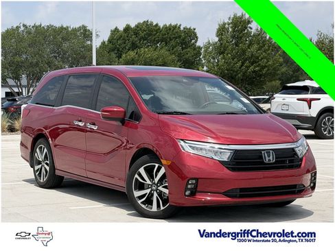 Used 2024 Honda Odyssey Touring image 2