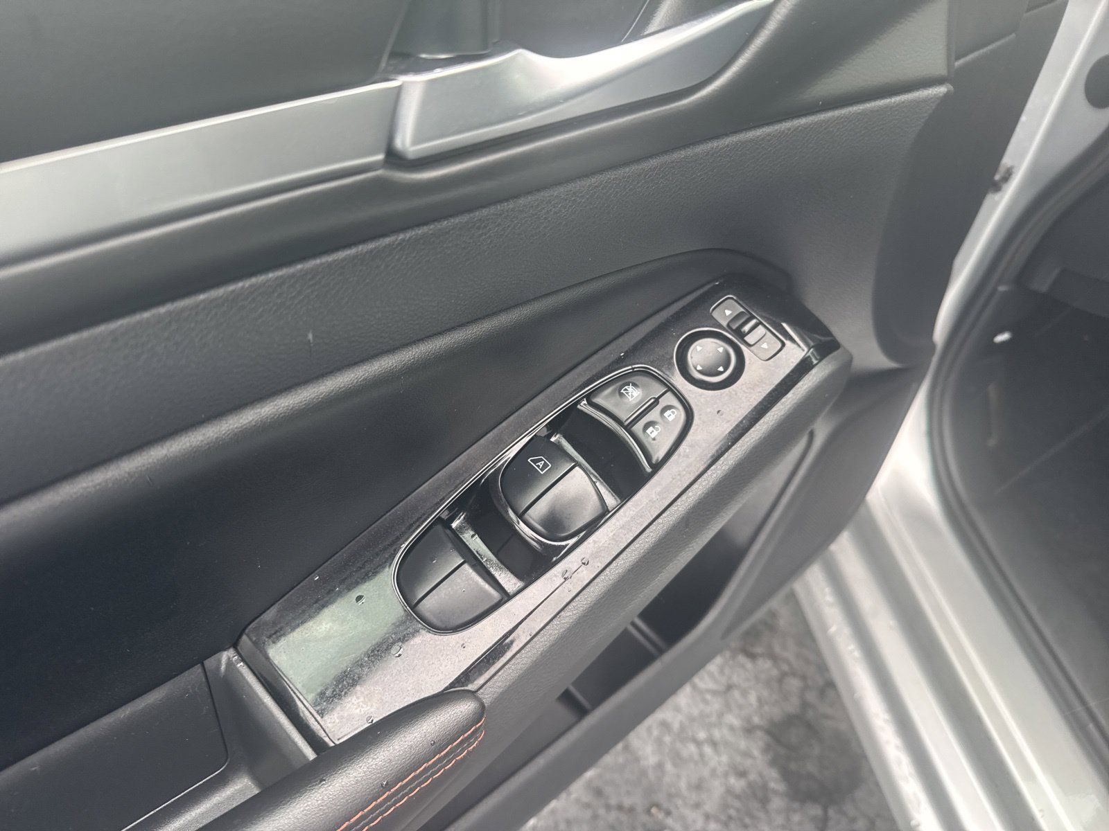 Used 2024 Nissan Altima 2.5 SR FWD image 16