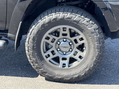 Used 2020 Toyota 4Runner Venture w/ Moonroof Package image 20