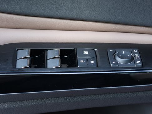 Used 2025 Lexus ES 300h w/ Premium Package FWD image 15