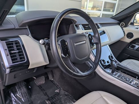 Used 2019 Land Rover Range Rover Sport HSE image 14