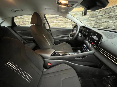 Used 2023 Hyundai Elantra SEL w/ Convenience Package FWD image 30