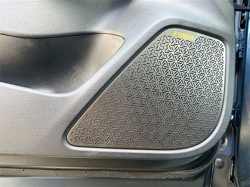 New 2025 Mitsubishi Outlander SE image 19