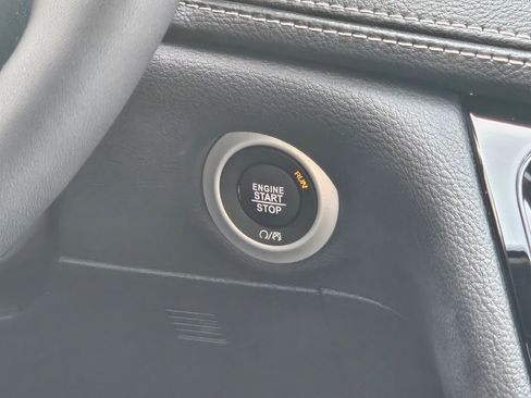 New 2026 Chrysler Pacifica Select image 12