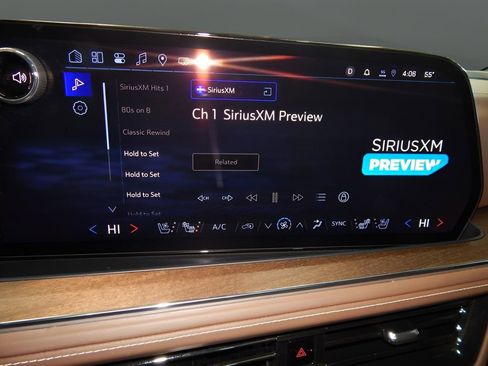 Used 2025 Chevrolet Suburban High Country AWD/4WD image 27