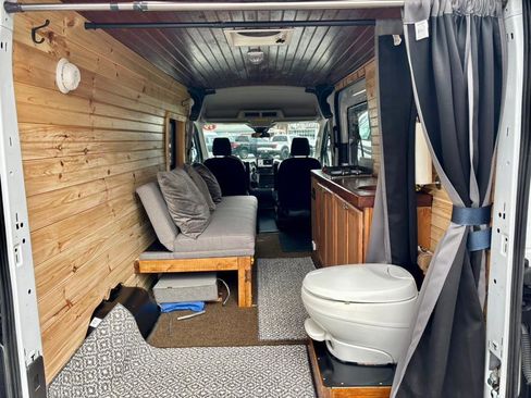 Used 2019 Ford Transit 250 148 Medium Roof image 25