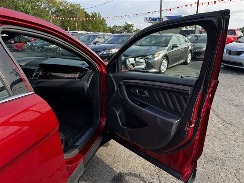 Used 2015 Ford Taurus Limited w/ Equipment Group 301A FWD image 17