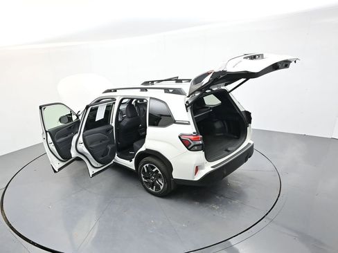 Used 2025 Subaru Forester Premium w/ Protection Package (1PH) image 37