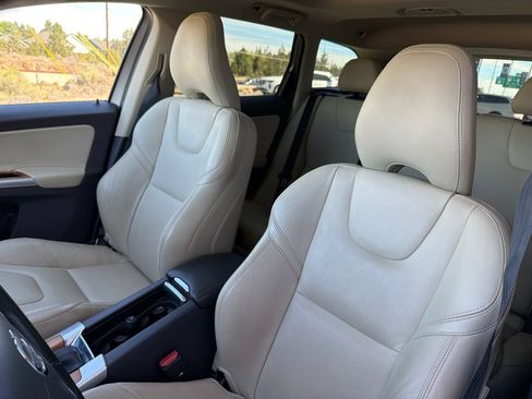 Used 2017 Volvo XC60 T5 Inscription w/ Advanced Package AWD/4WD image 19