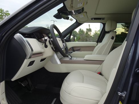 New 2026 Land Rover Range Rover SE AWD/4WD image 2