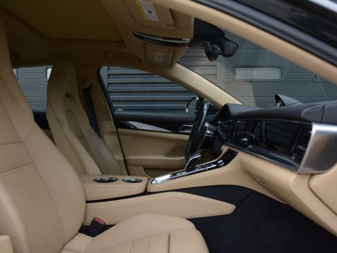 Certified 2019 Porsche Panamera 4 AWD/4WD image 26