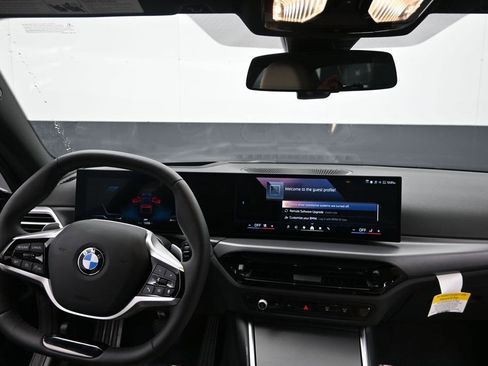 Used 2025 BMW 230i Coupe w/ Premium Package RWD image 12