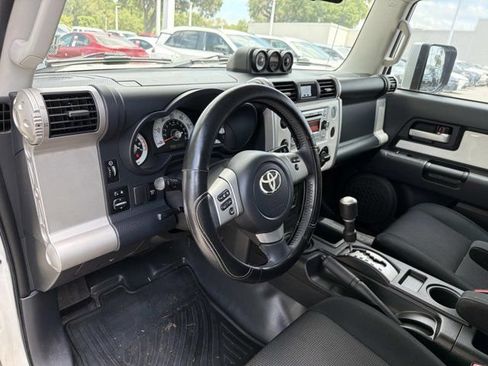 Used 2012 Toyota FJ Cruiser 2WD w/ Upgrade Pkg image 11