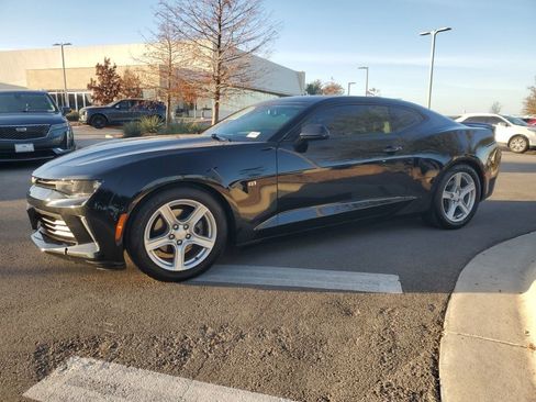 Used 2017 Chevrolet Camaro LT image 4