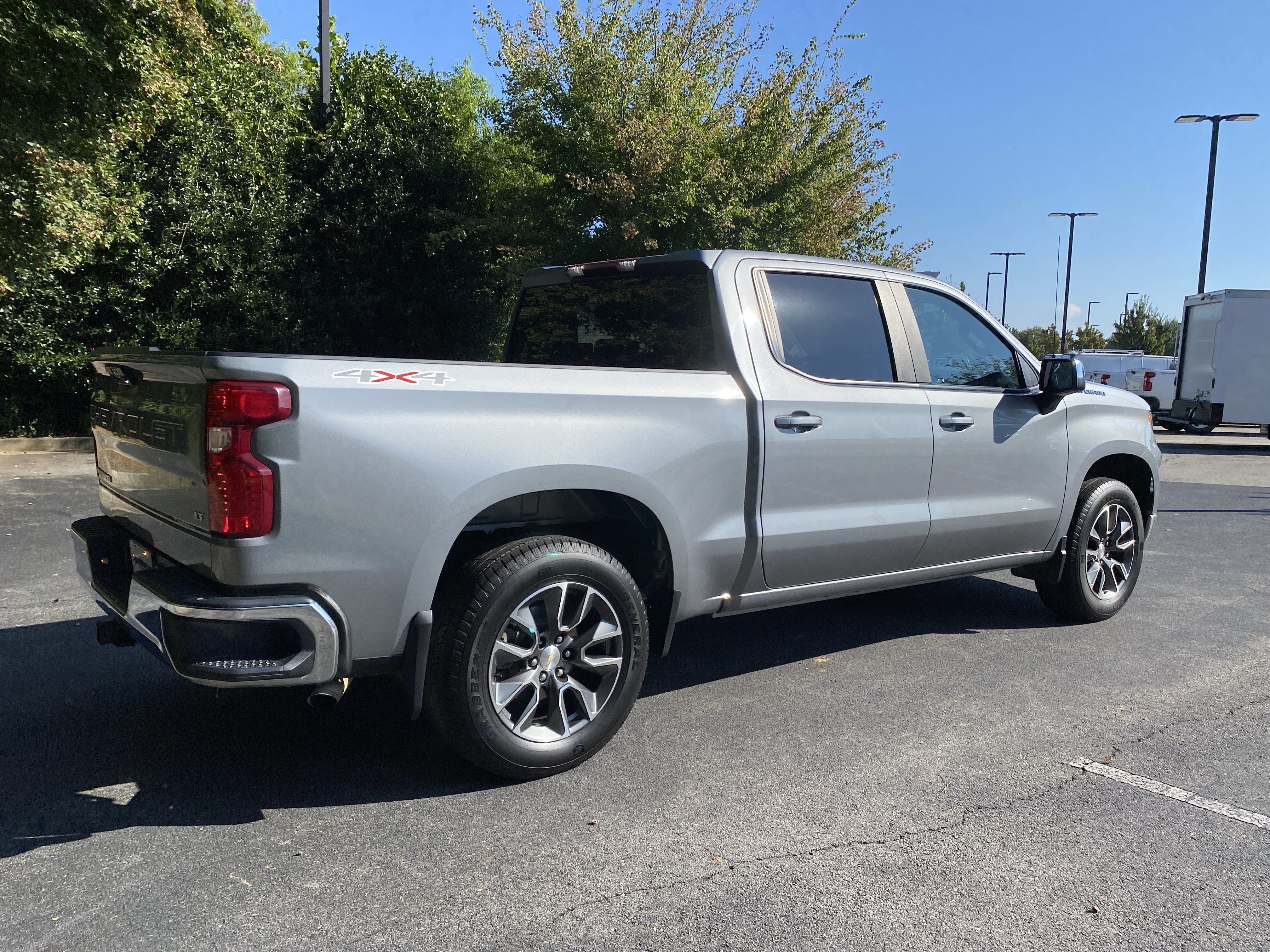 Used 2023 Chevrolet Silverado 1500 LT AWD/4WD image 9