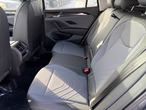 New 2026 Volkswagen Tiguan SE image 24