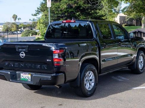 Used 2024 Nissan Frontier SV w/ Graphics Package image 7