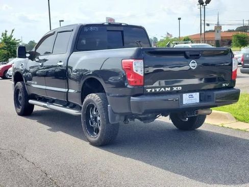 Used 2016 Nissan Titan SV image 4