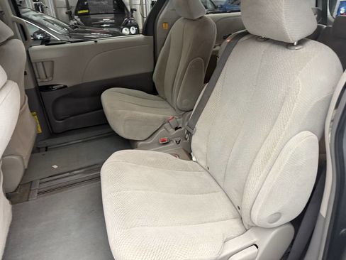 Used 2011 Toyota Sienna LE image 16