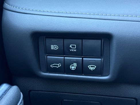 Certified 2022 Toyota Highlander Platinum image 32