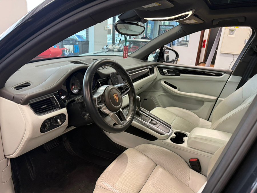 Used 2018 Porsche Macan S AWD/4WD image 25