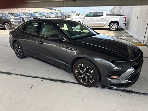 Used 2025 Hyundai Sonata SEL FWD image 14