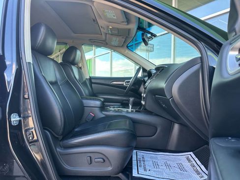 Used 2016 Nissan Pathfinder Platinum image 25