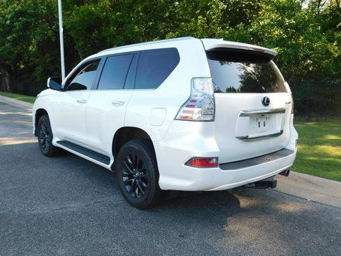 Used 2023 Lexus GX 460 Premium w/ Premium Package AWD/4WD image 3