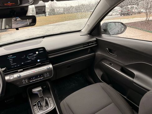 Used 2024 Hyundai Kona SEL image 29