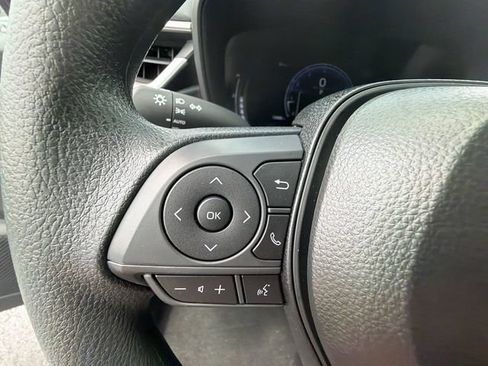 Used 2026 Toyota Corolla LE FWD image 31