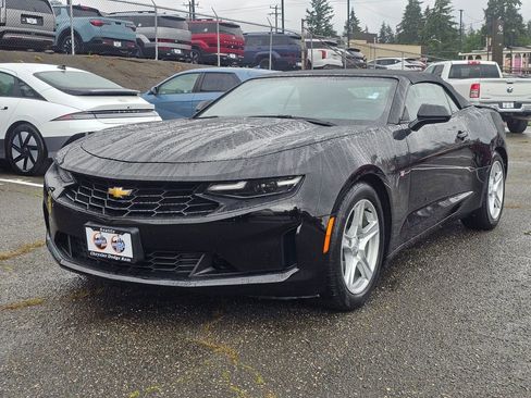 Used 2019 Chevrolet Camaro LT RWD image 4