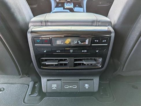 Used 2023 Acura MDX SH-AWD w/ Advance Package image 19