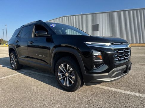 Used 2025 Chevrolet Equinox LT w/ Convenience Package II AWD/4WD image 9