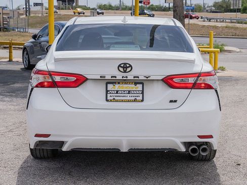 Used 2020 Toyota Camry SE image 6
