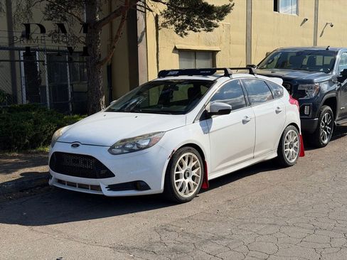 Used 2014 Ford Focus ST w/ Equipment Group 202A image 1