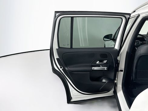 Used 2024 Mercedes-Benz EQB 250+ image 27