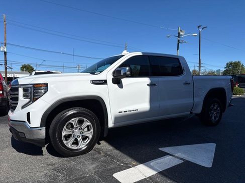 Used 2024 GMC Sierra 1500 SLT image 3