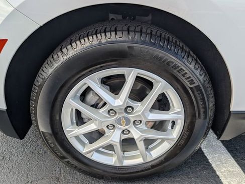 Used 2023 Chevrolet Equinox LT FWD image 19