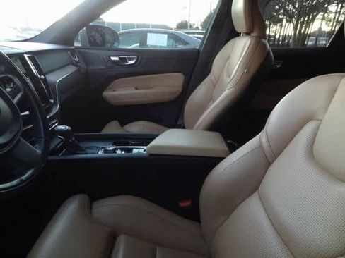 Used 2021 Volvo XC60 T5 Inscription w/ Advanced Package image 9