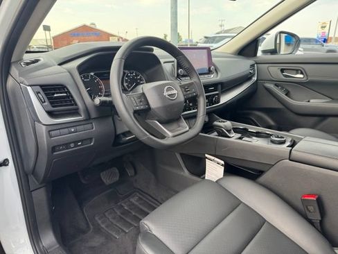 Used 2025 Nissan Rogue SV w/ SV Premium Package AWD/4WD image 19