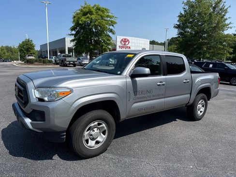 Used 2020 Toyota Tacoma SR w/ SR Convenience Package RWD image 2