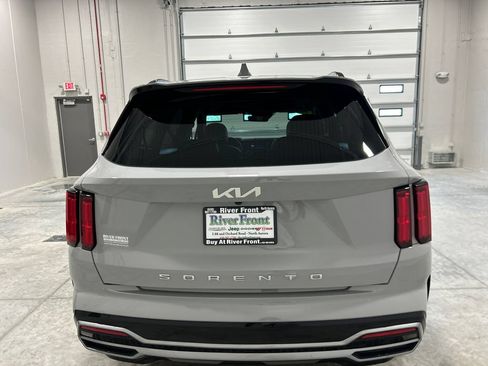 Used 2022 Kia Sorento SX FWD image 7