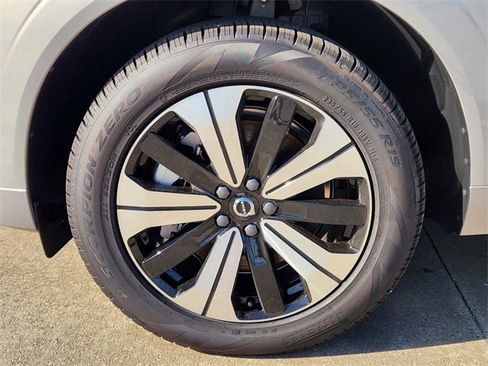 Certified 2025 Volvo XC60 T8 Core w/ Protection Package Premier image 13