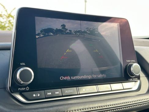 Used 2023 Nissan Rogue S FWD image 34