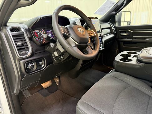 Used 2025 RAM 2500 Big Horn AWD/4WD image 28