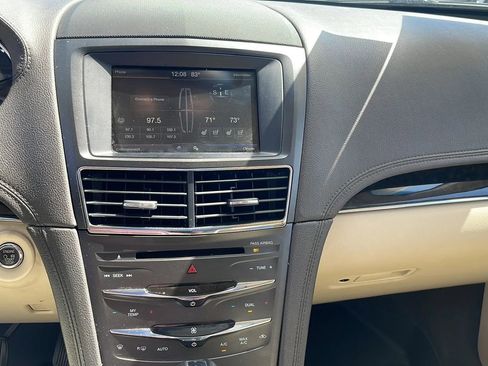 Used 2014 Lincoln MKT FWD image 15